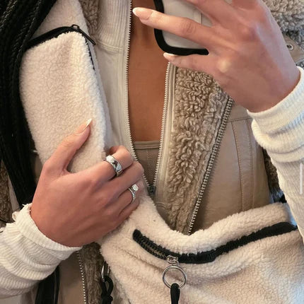 Bague au doigt