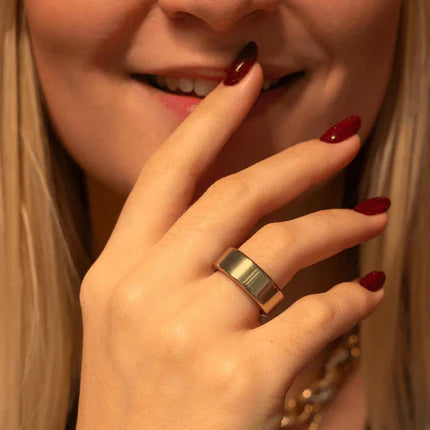 Bague au doigt